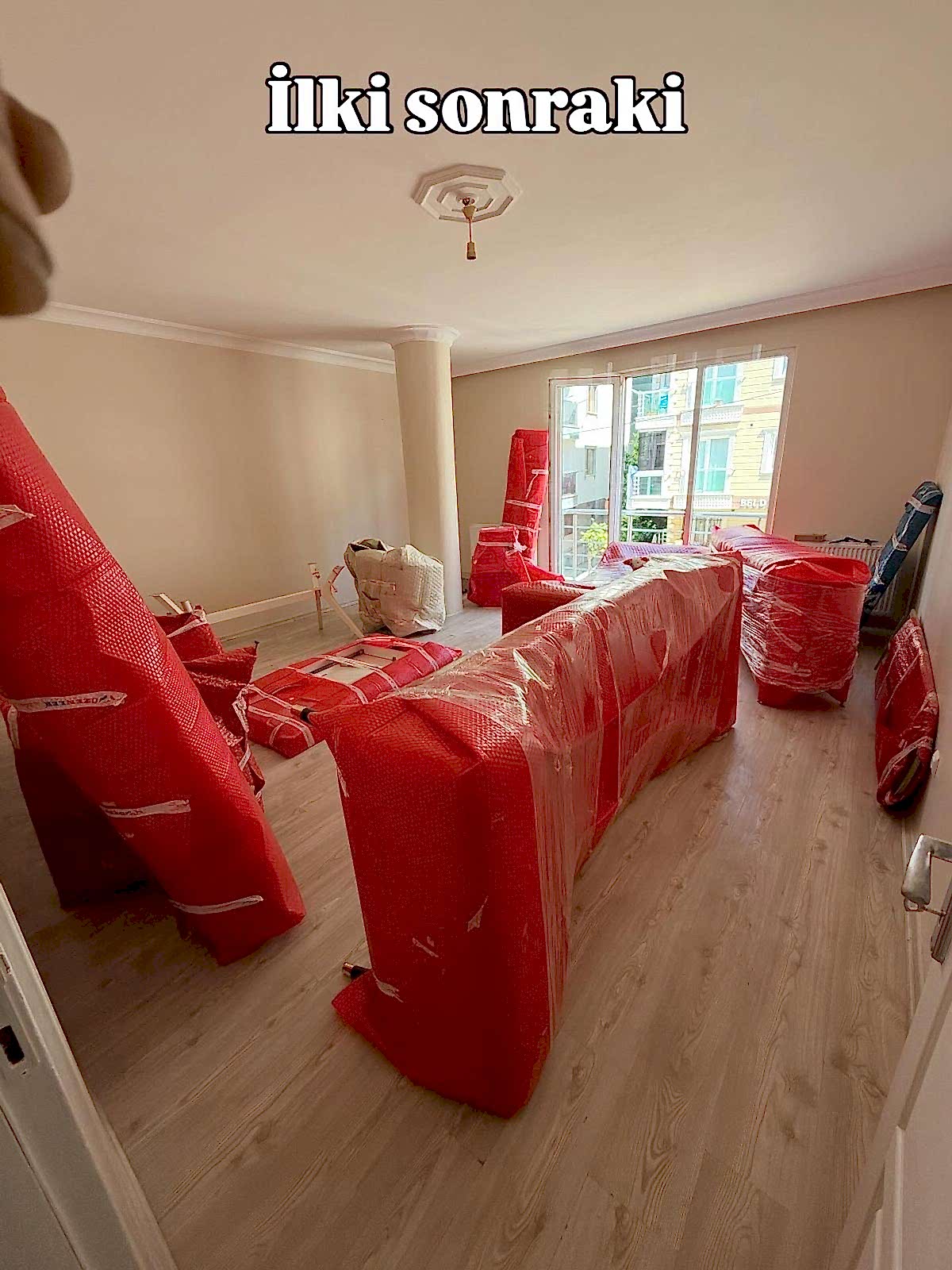 Özenler Nakliyat ekibi ev taşıma hizmeti gerçekleştiriyor